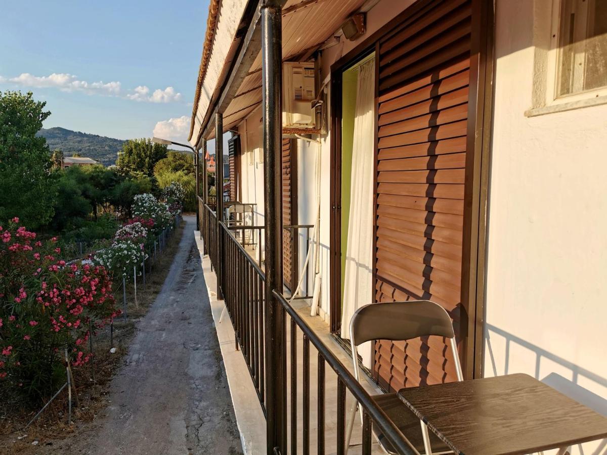 Maria's Studios Agios Georgios  Exterior foto